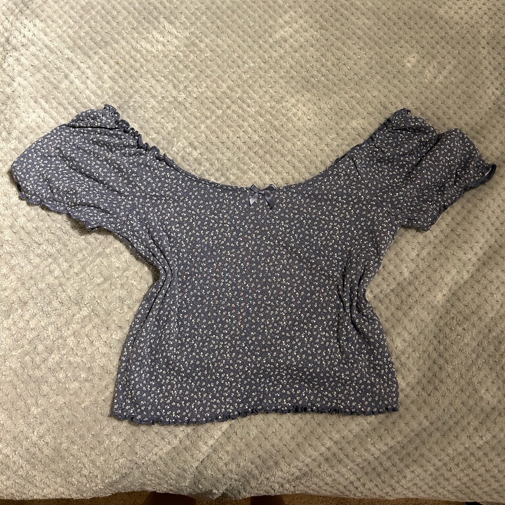American Eagle off the shoulder crop top